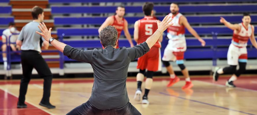 rinascitabasketrimini it rivierabanca-basket-rimini-etrusca-san-miniato-post-partita-con-coach-massimo-bernardi-n3213 002