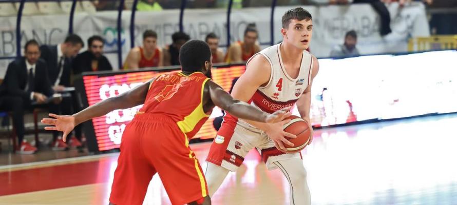 rinascitabasketrimini it pistoia-basket-rivierabanca-rimini-la-vigilia-con-larry-middleton-e-davide-meluzzi-n3686 002